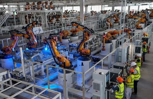 高能預(yù)警 恒大汽車基地實(shí)景首度曝光，前瞻設(shè)計(jì)引領(lǐng)行業(yè)新想象